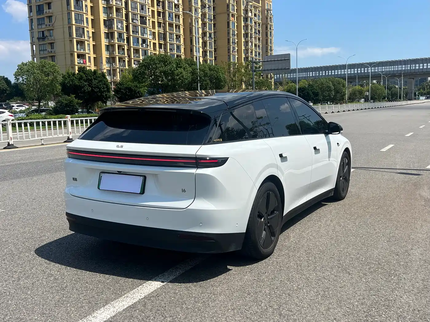Li Auto i6 2026 2025 2WD Base Model