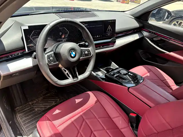 BMW 5 Series 2026 525Li M Sport Package — фото 4