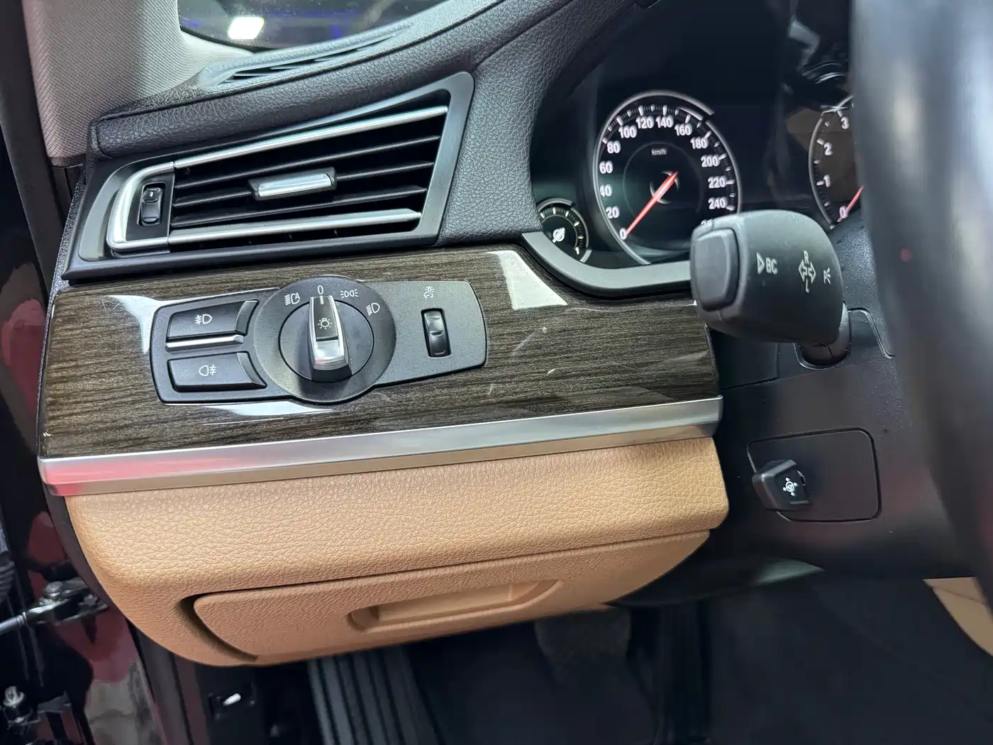 BMW 7 Series 2013 Model 730Li Leading фото 14