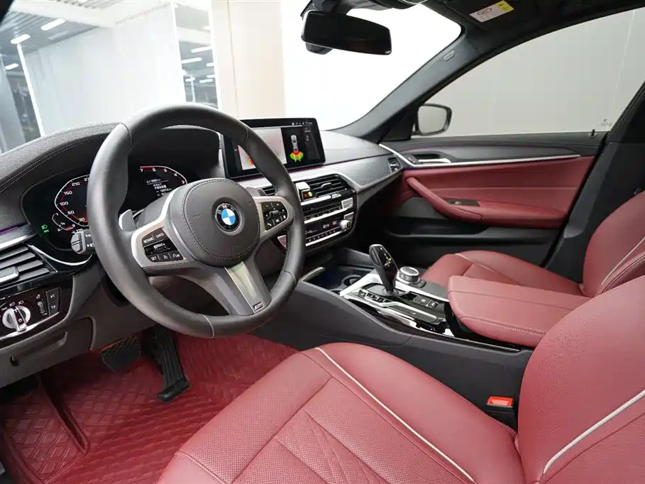 BMW 5 Series 2022 Facelift 530Li Leading M Sport Package фото 3