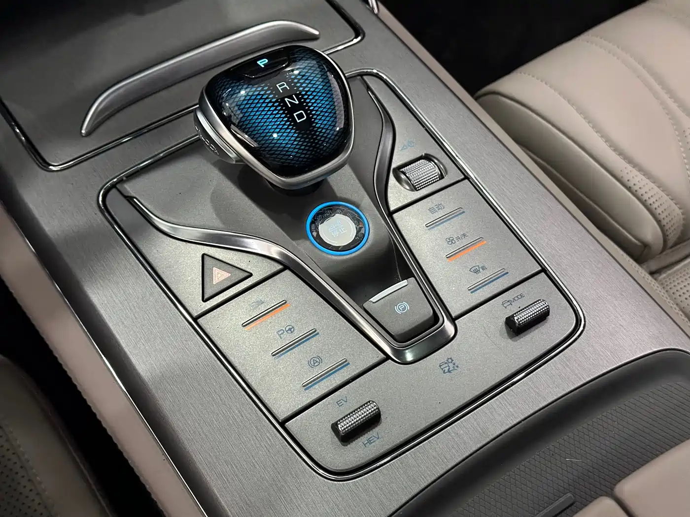 BYD Tang New Energy 2025 Smart Driving Edition DM-i 115KM Flagship фото 22