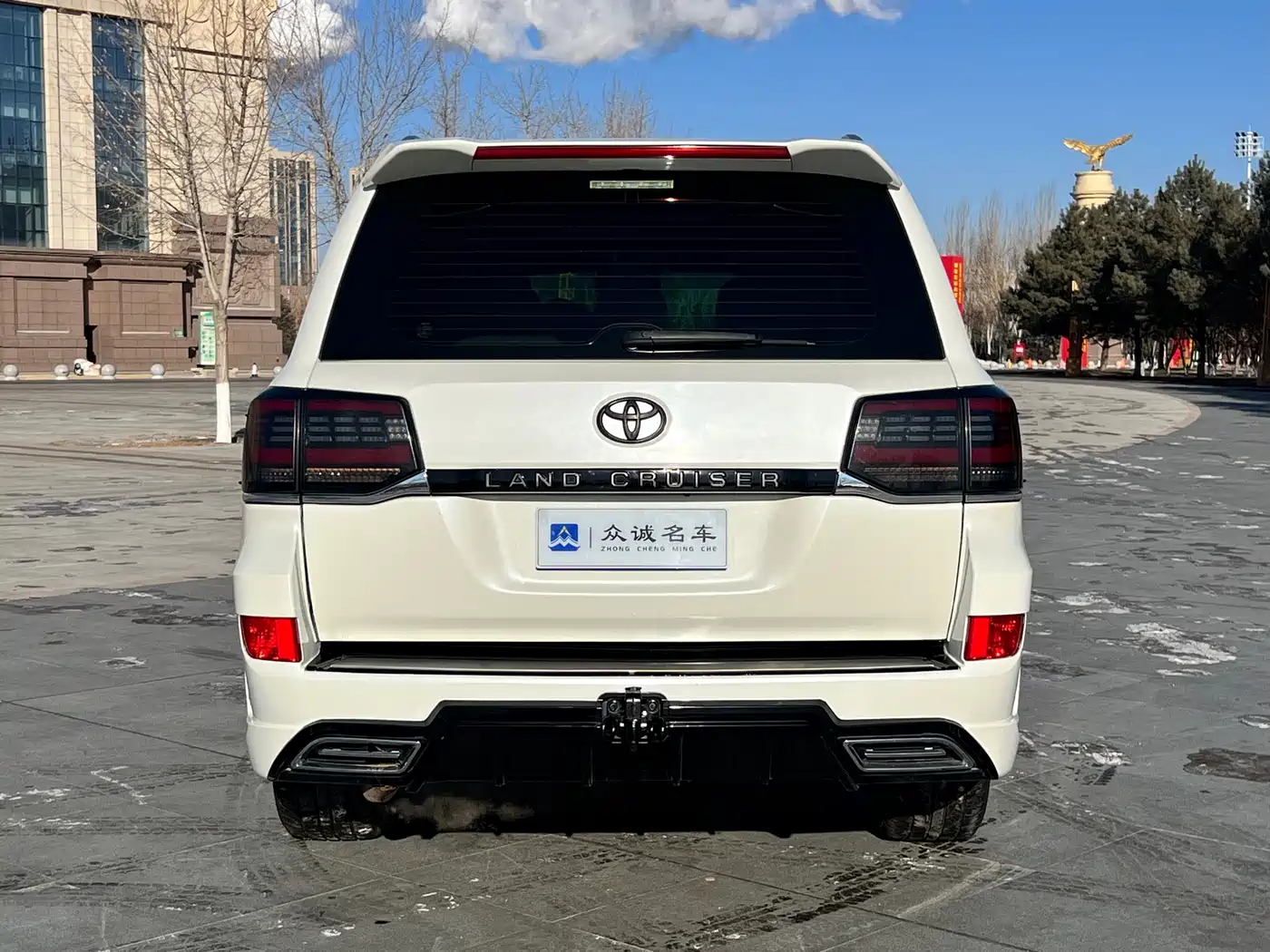 Toyota Land Cruiser (Import) 2015 4.0L V6 Middle East Low Configuration Edition фото 8