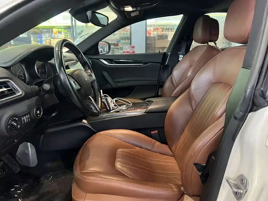 MASERATI GHIBLI