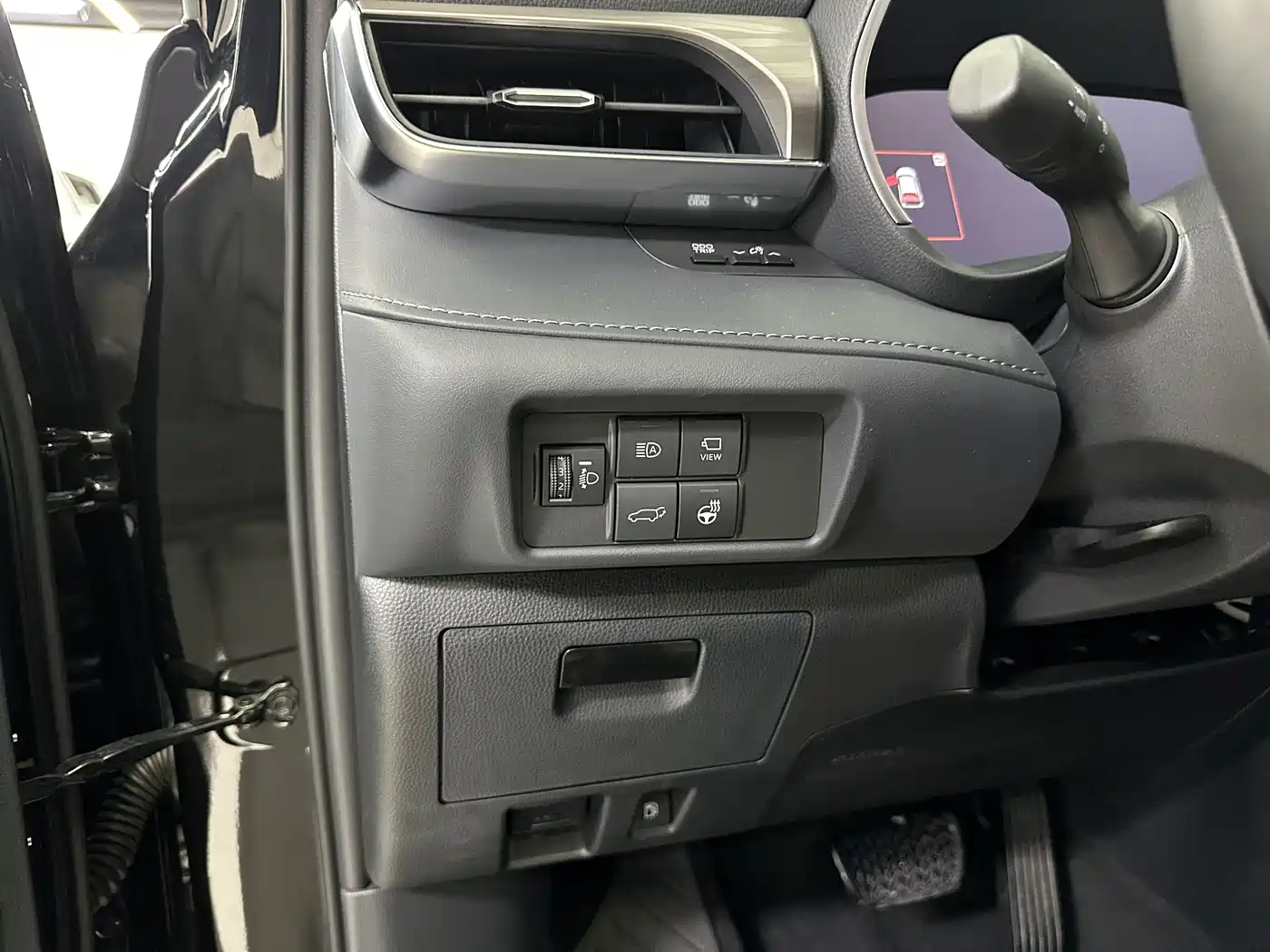 Toyota Highlander 2024 2.5L Smart Hybrid 4WD Ultimate 7-seater фото 7