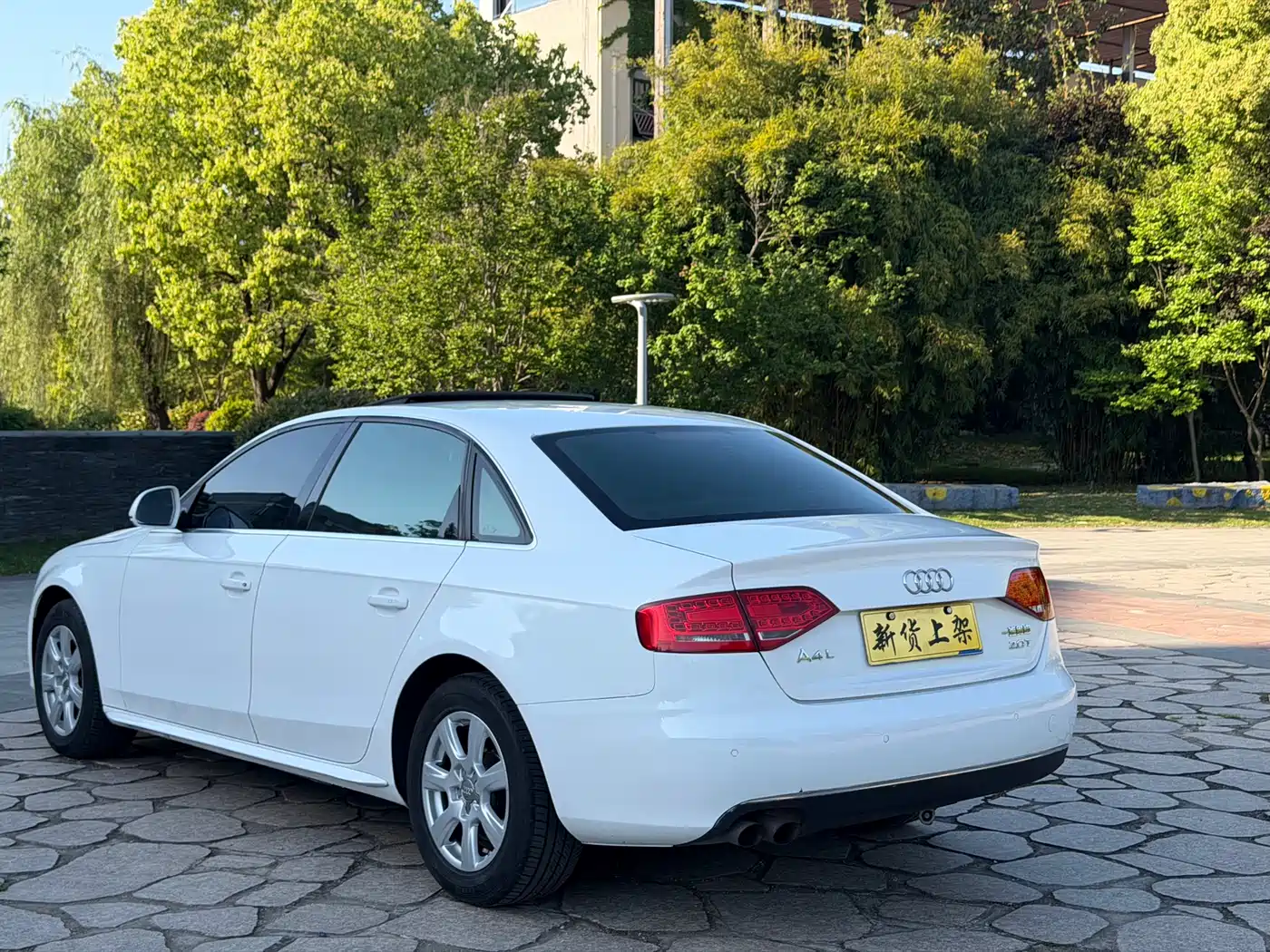 Audi A4L 2012 2.0 TFSI Automatic Technology фото 13