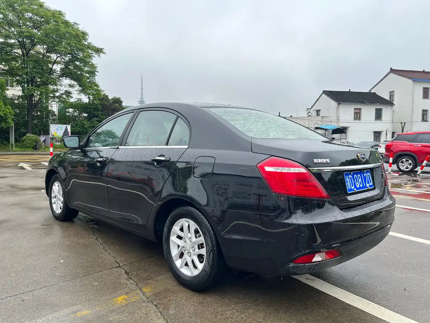 Фото 4 - Geely Emgrand