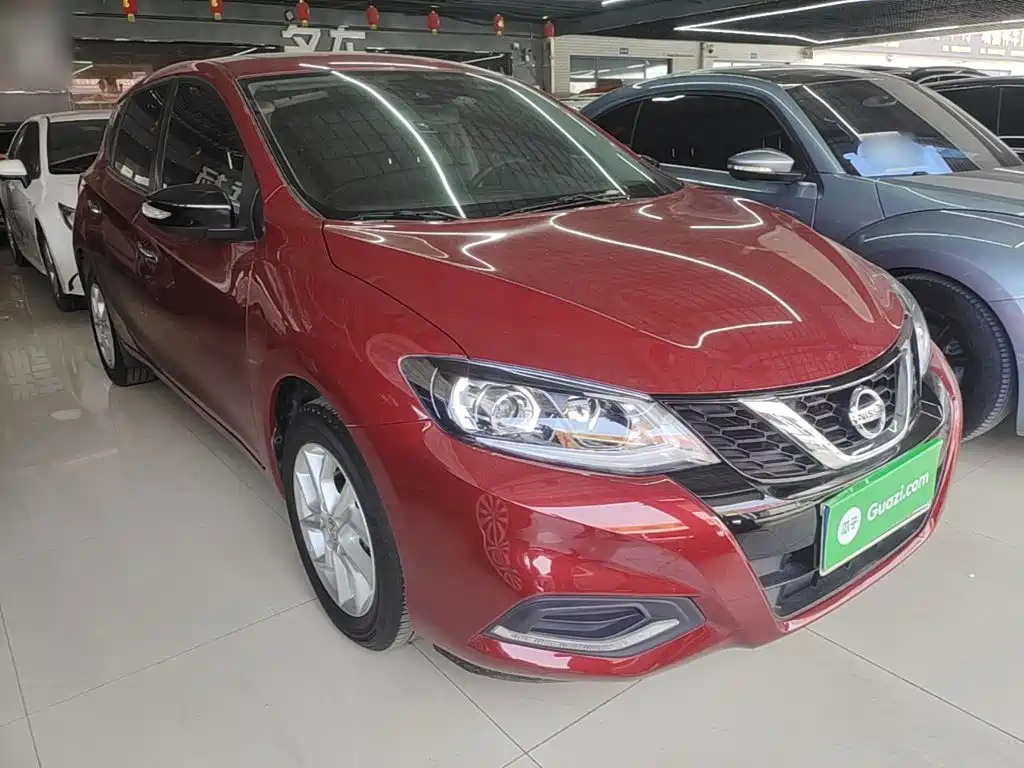 Фото 4 - Nissan Tiida