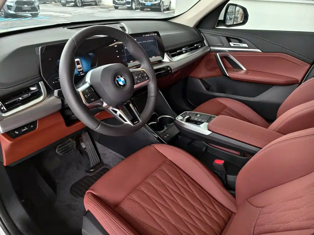 Фото 6 - BMW X1