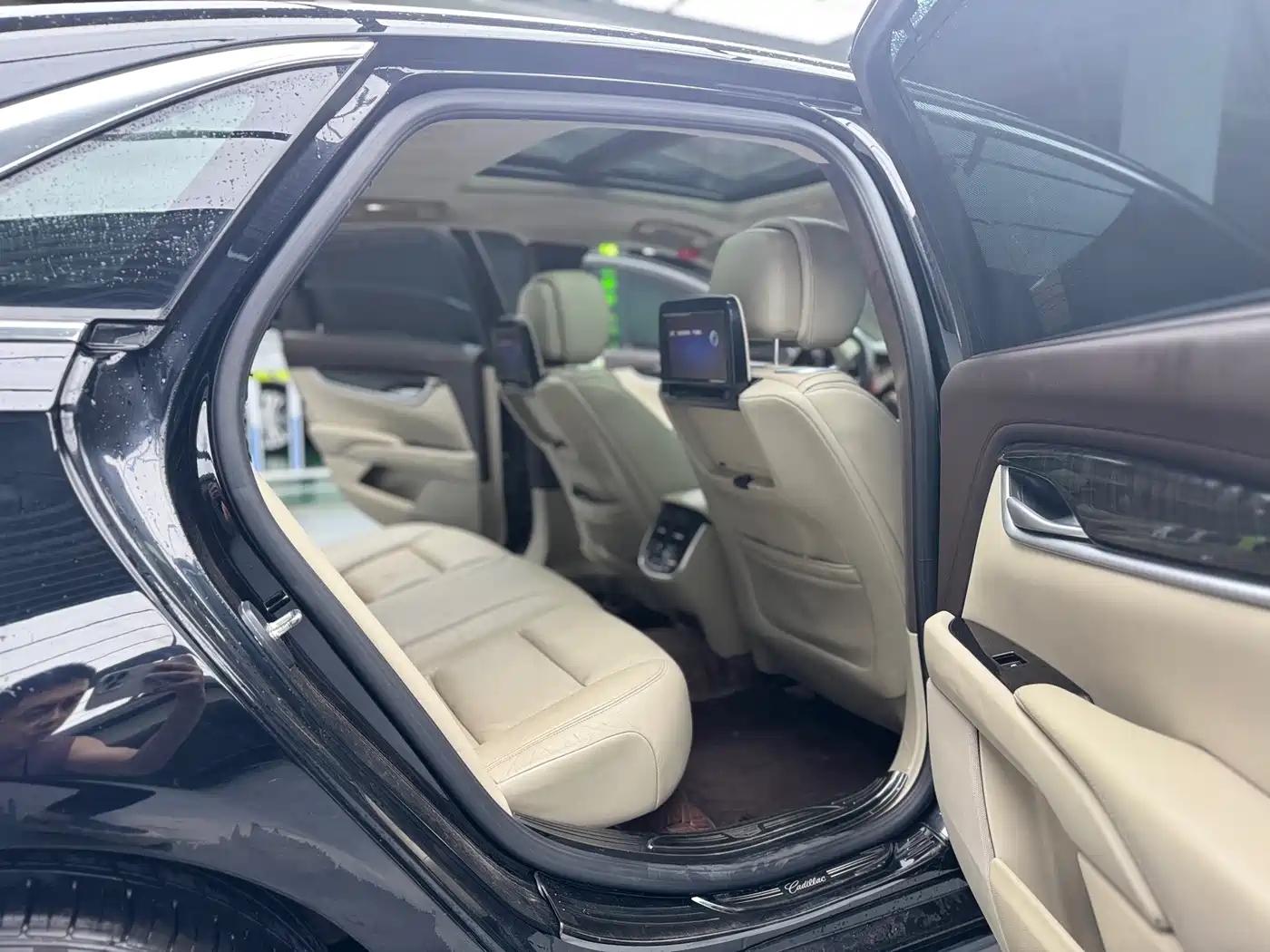 Cadillac XTS 2015 2014 28T Platinum Edition