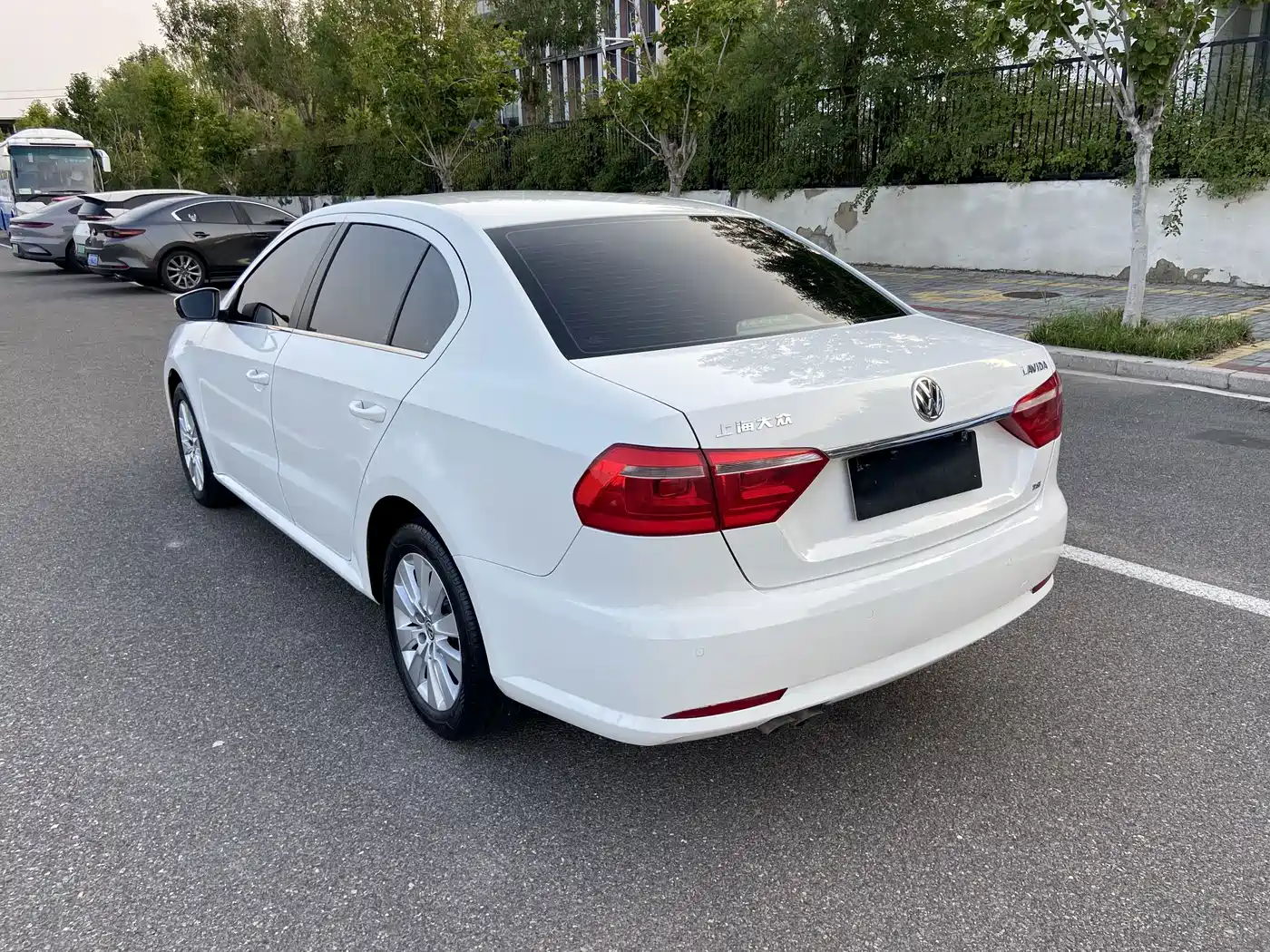 Photo 6 - Volkswagen Lavida