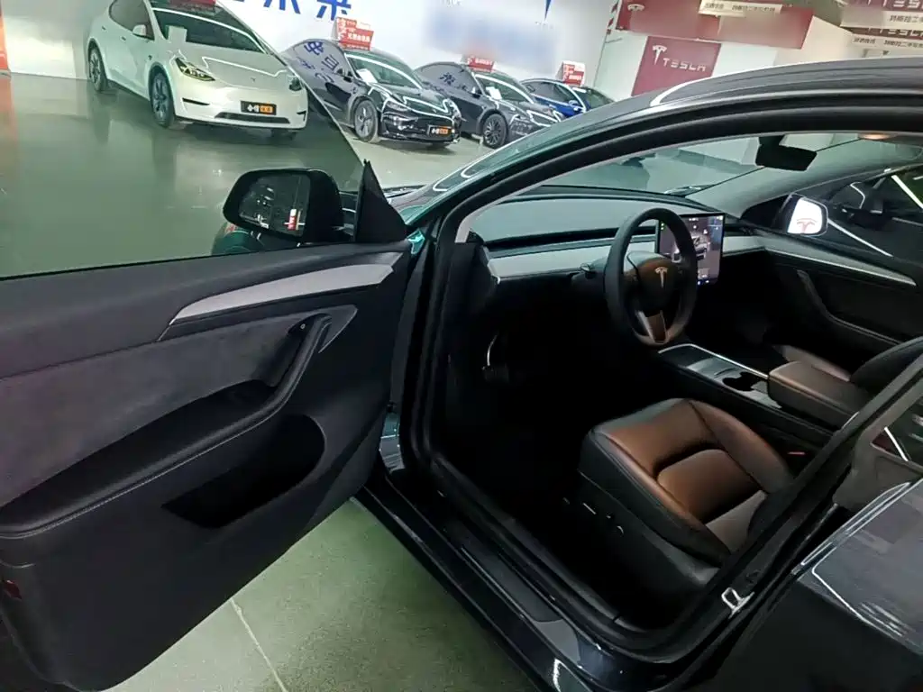 Фото 16 - Tesla Model Y