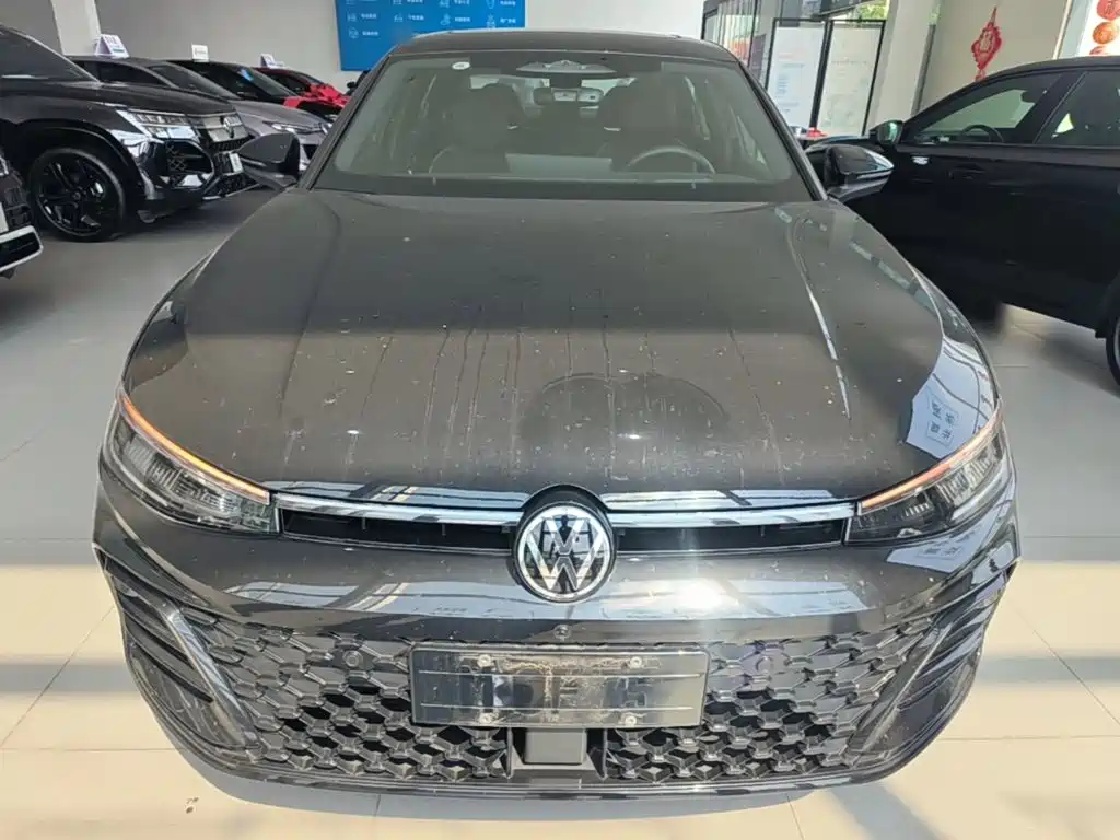 Volkswagen Passat 2025 2026 Pro 380TSI Starlight Dragon Prestige Edition