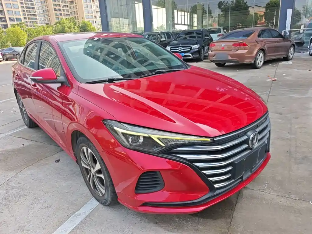 Фото 4 - Changan Eado