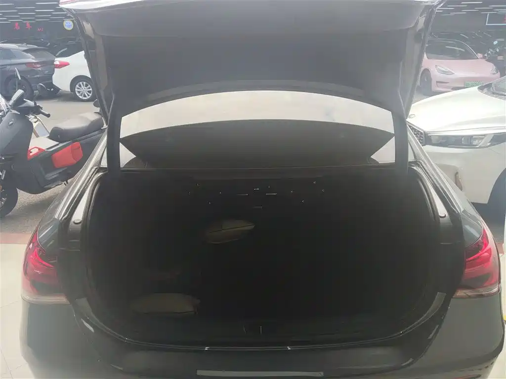 Mercedes-Benz A-Class 2022 A 200 L Sport Sedan Style фото 19