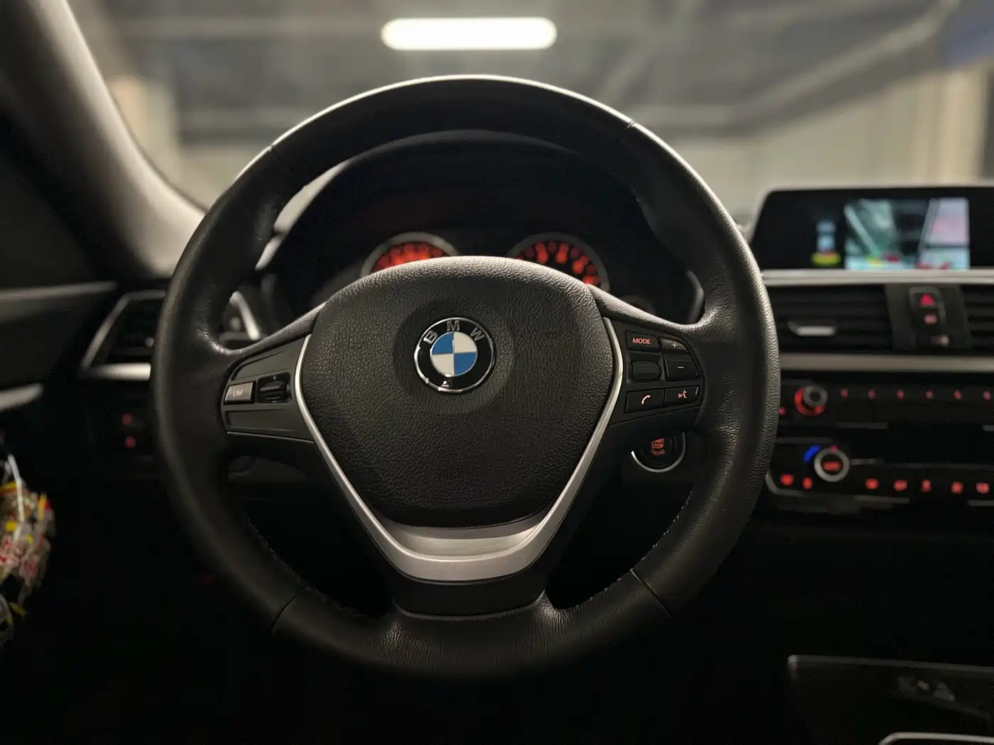 BMW 3 Series GT 2018 320i Fashion фото 23