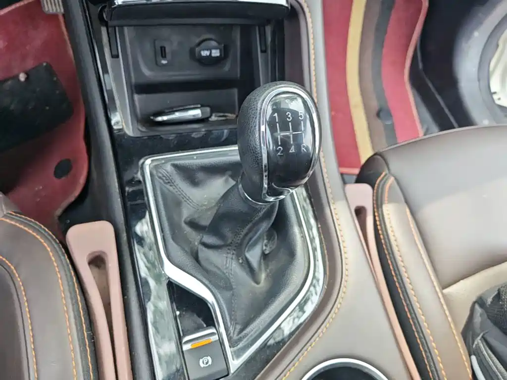 Changan CS35 PLUS 2019 2018 1.6L Manual Cool Connect China V
