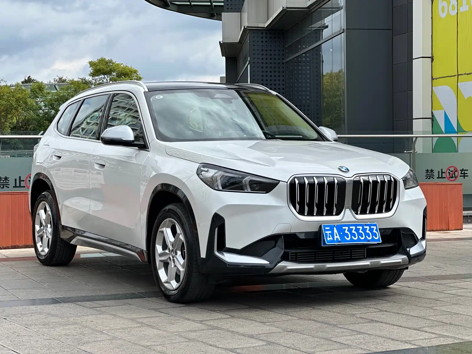 Фото 3 - BMW X1