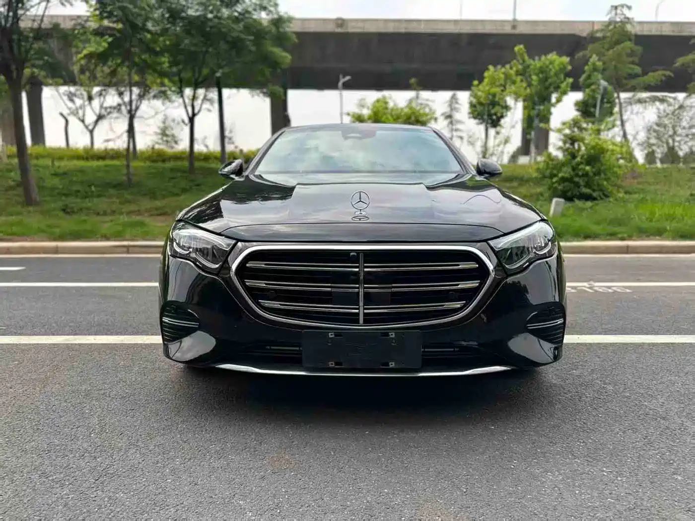 Mercedes-Benz E-Class 2024 Model E 260 L фото 2