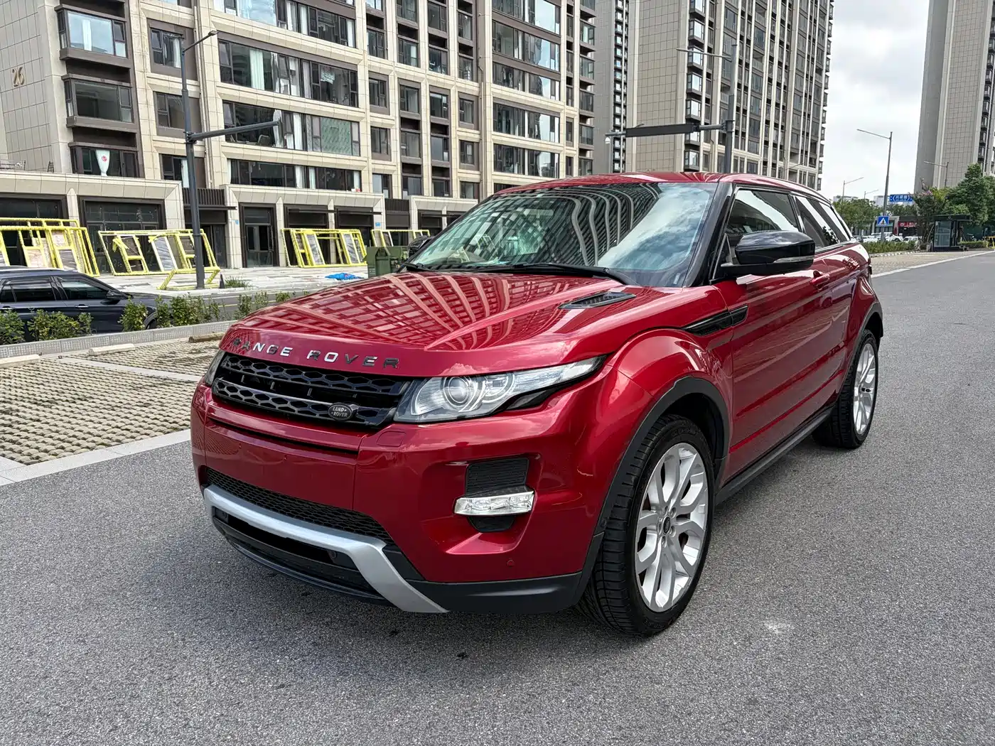 Land Rover Range Rover Evoque (Import) 2013 2013 2.0T 5-door Premium Edition