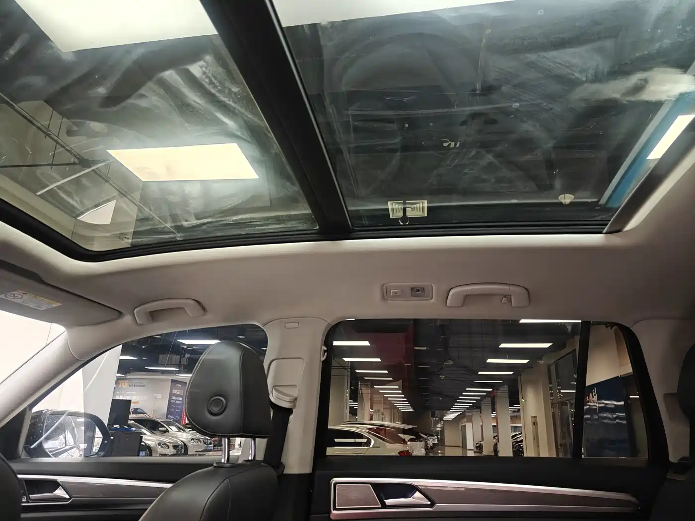 Volkswagen Teramont 2019 330TSI 2WD Luxury China VI фото 9