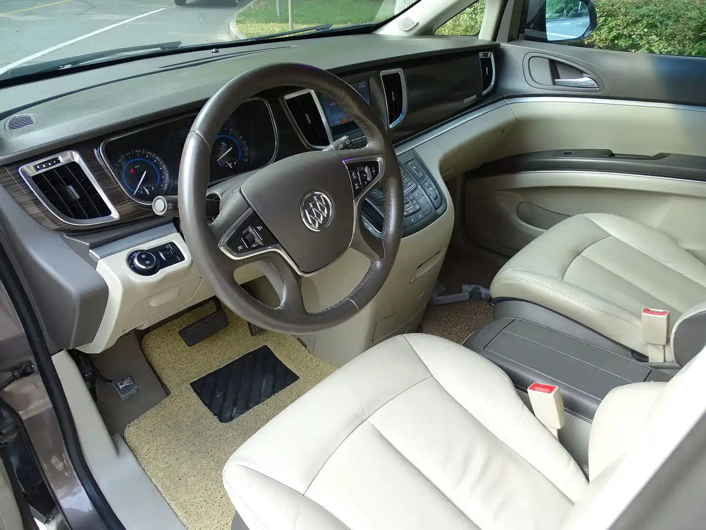 Buick GL8 2011 2011 3.0L XT Luxury Business Flagship