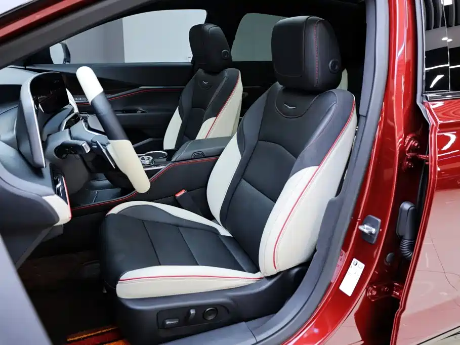 Cadillac GT4 2023 2023 28T Platinum Edition