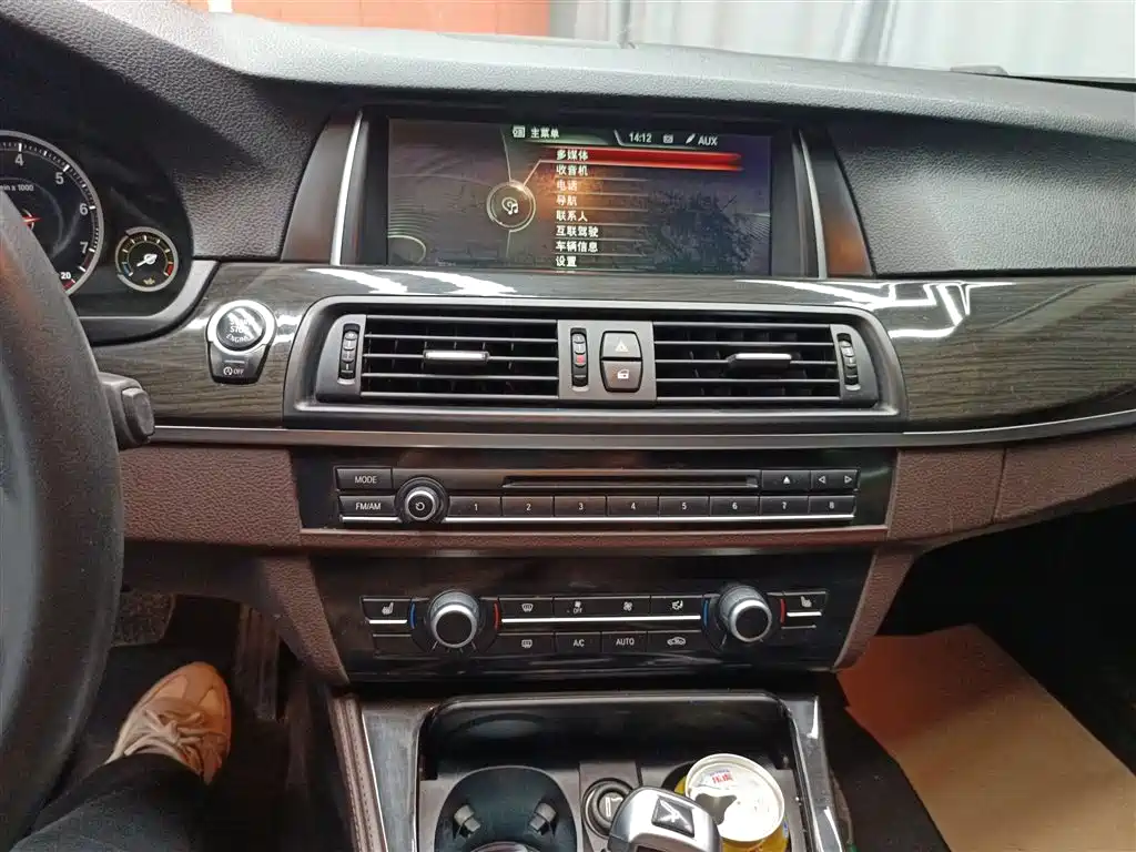 BMW 5 Series 2014 525Li Luxury Design Package фото 5