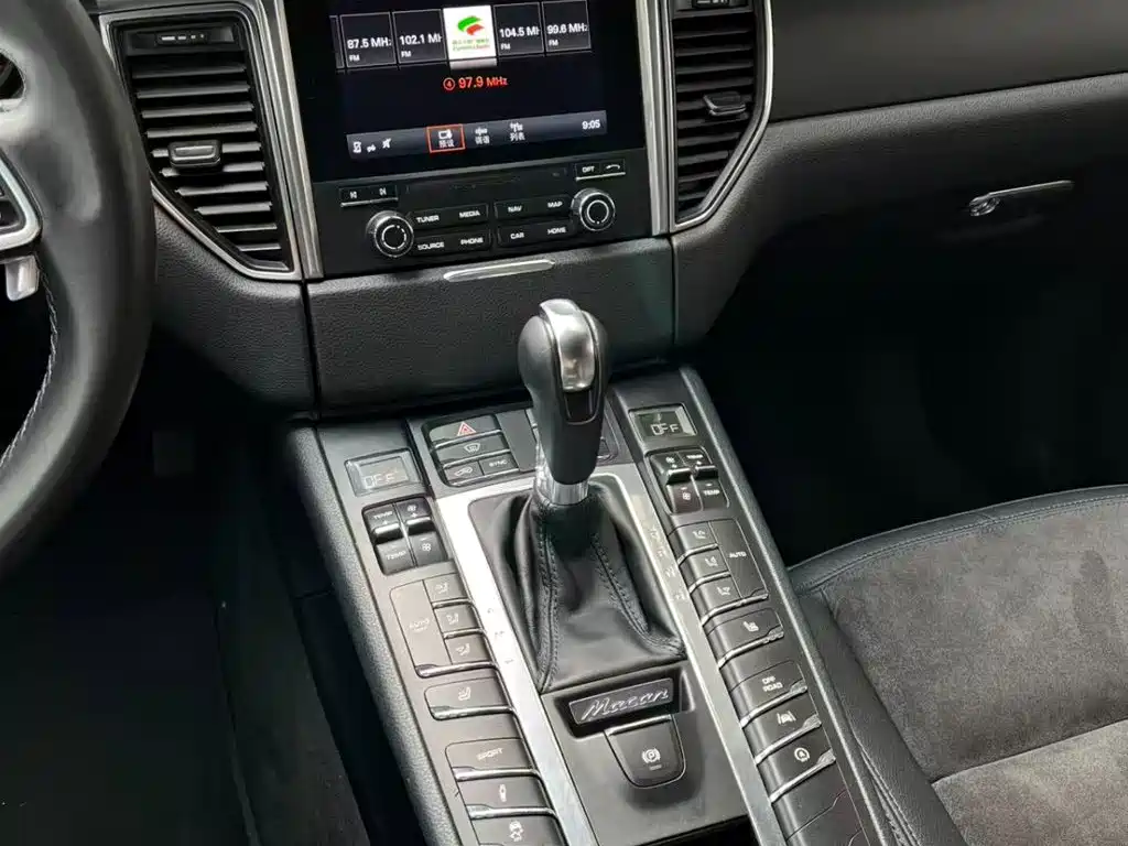 Фото 14 - Porsche Macan
