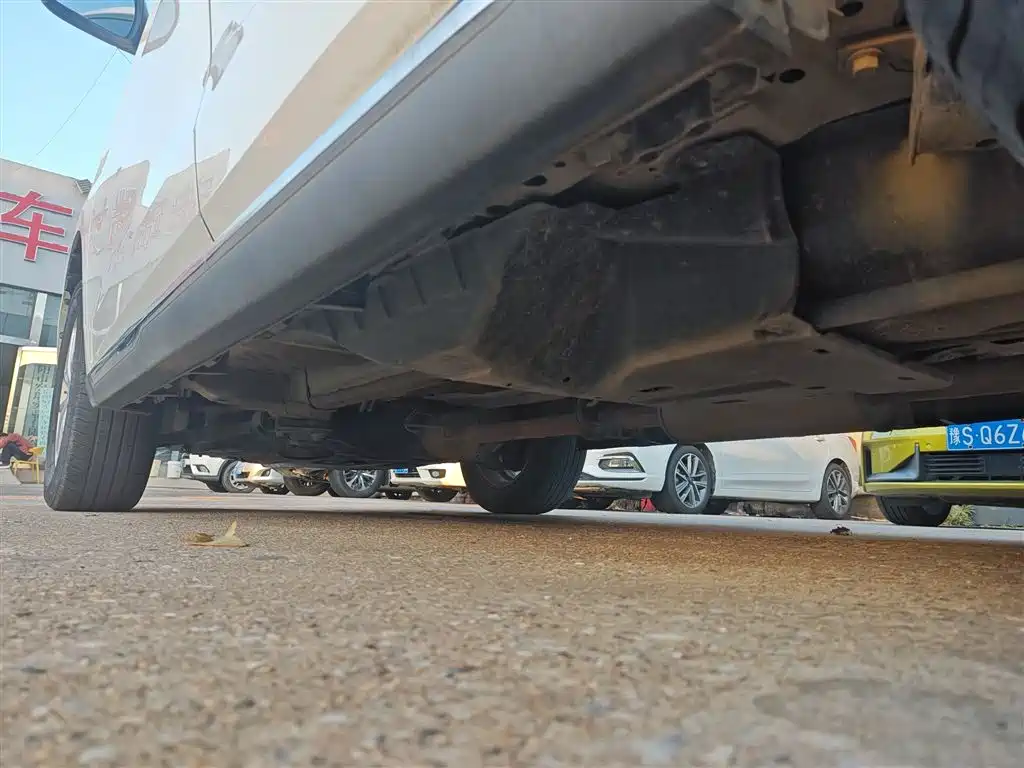 Haval M6 2021 PLUS 1.5T DCT Luxury Smart Connect фото 18