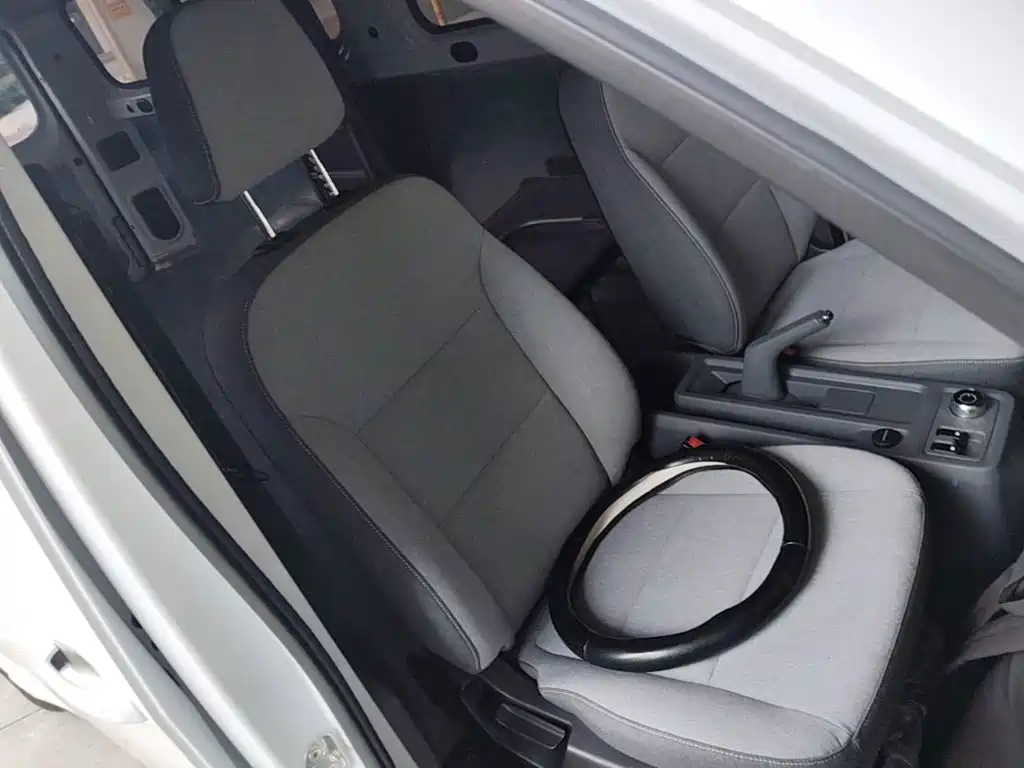 Wuling Motors Wuling Yangguang 2025 2024 300KM Comfort Bus Version 75kW