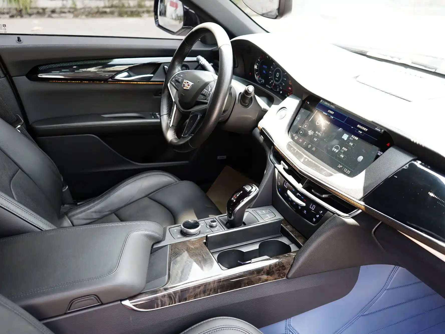 Фото 12 - Cadillac CT6