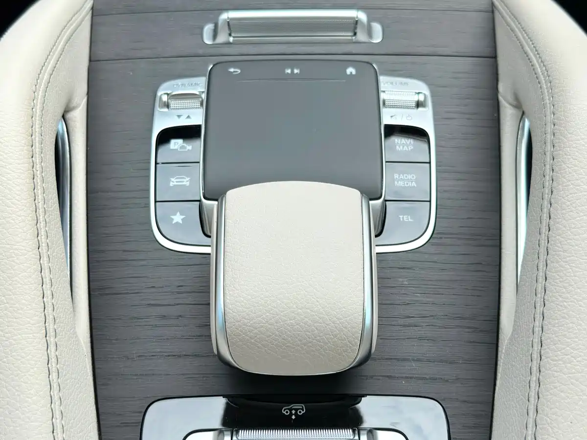 Mercedes-Benz GLE, миниатюра 17