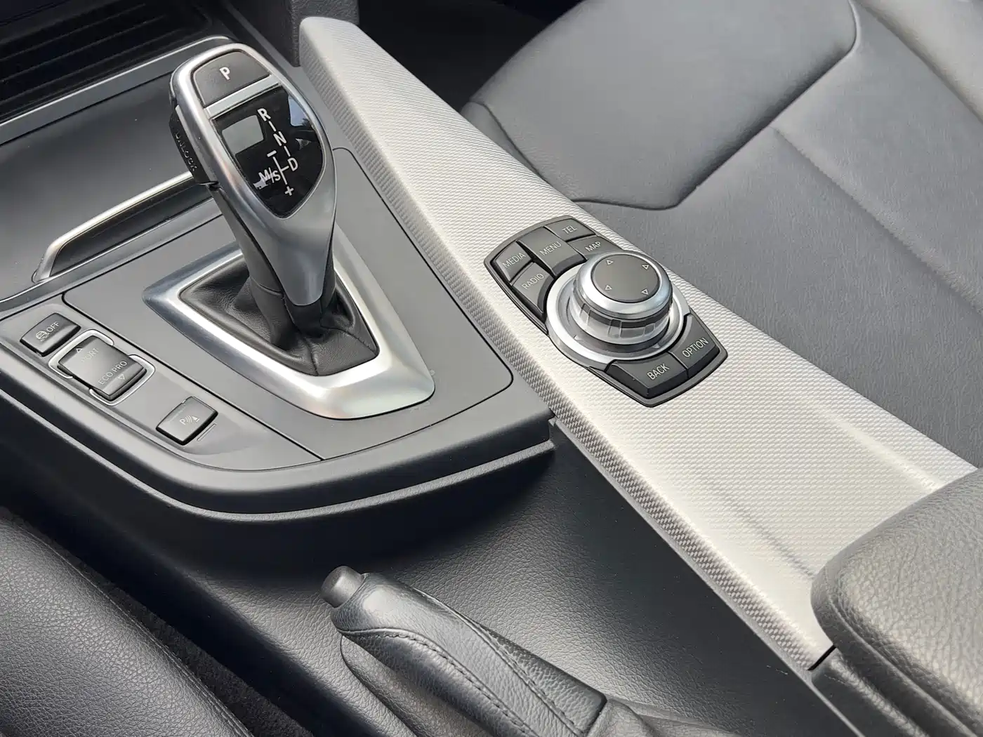 BMW 3 Series 2017 320Li M Sport фото 10