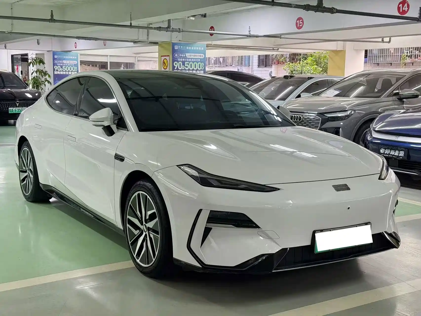 Фото 3 - Geely Galaxy Galaxy E8