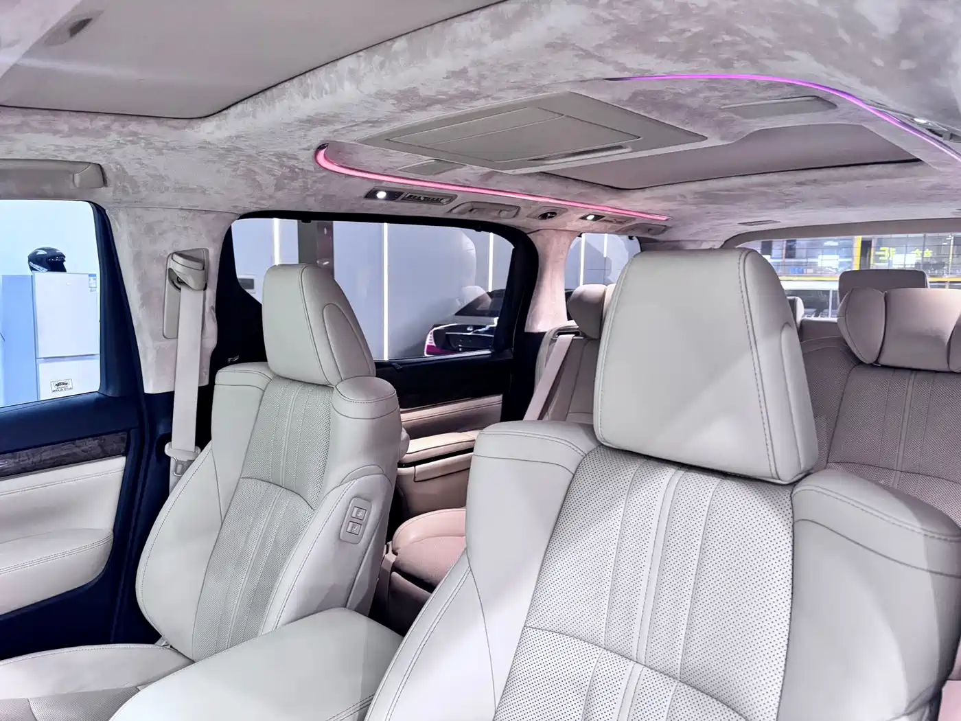 Toyota Alphard 2018 Facelift 3.5L Premium Edition фото 16