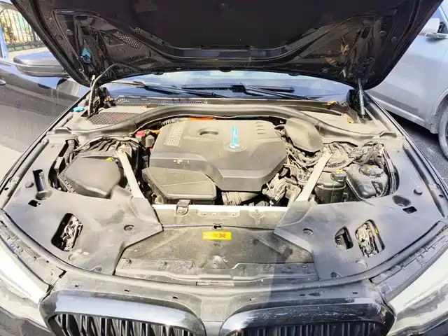 BMW 5 Series New Energy 2019 Facelift 530Le Pioneer Edition — фото 3