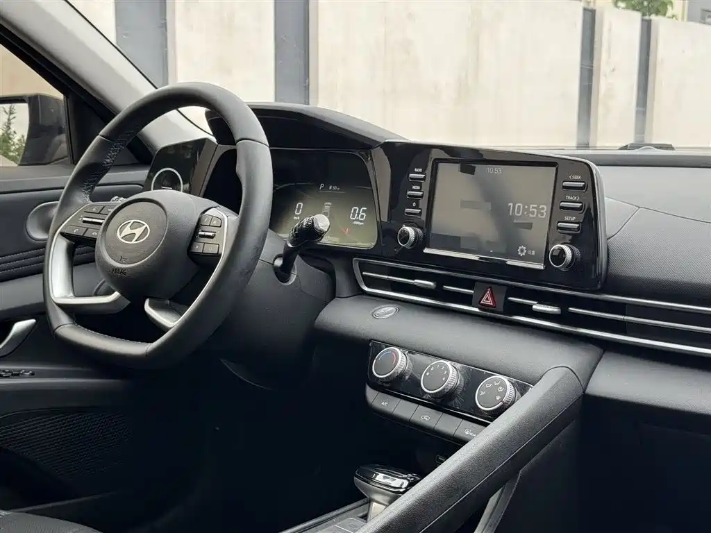Hyundai Elantra 2023 1.5L CVT GLX Elite Edition фото 8