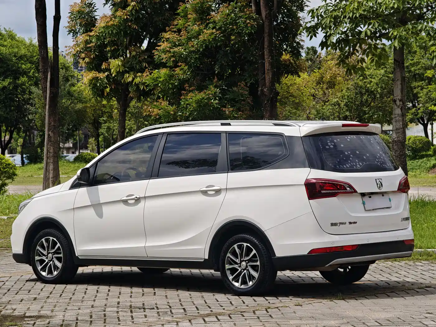Baojun 730 2019 2019 1.5T CVT Fashion 7-Seater China V