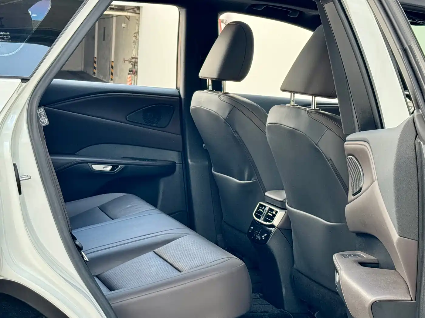 Lexus RX 2023 350h 4WD Pure Edition фото 10