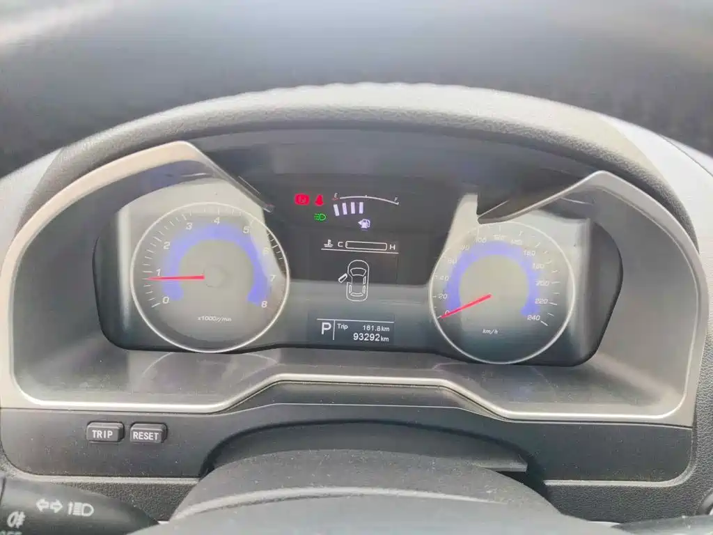 Фото 15 - Geely Emgrand