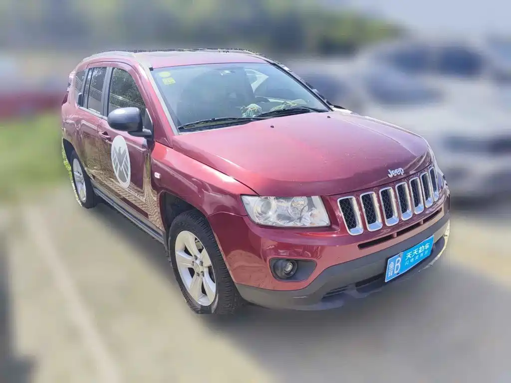 Photo 3 - Jeep Compass (Import)