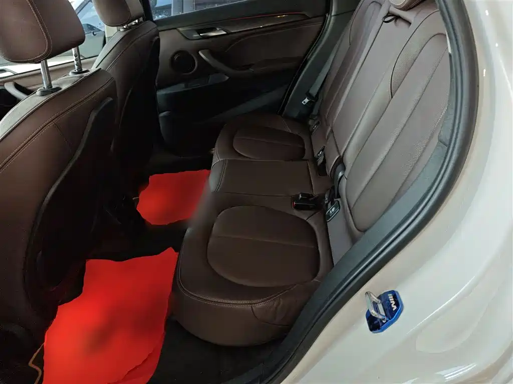 BMW X1 2016 xDrive20Li Luxury Model фото 17