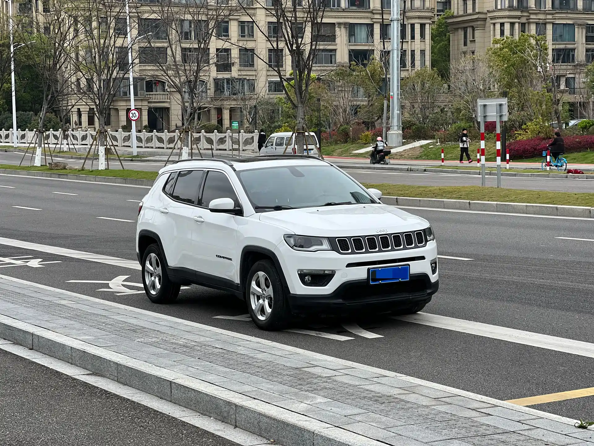 Фото 5 - Jeep Compass