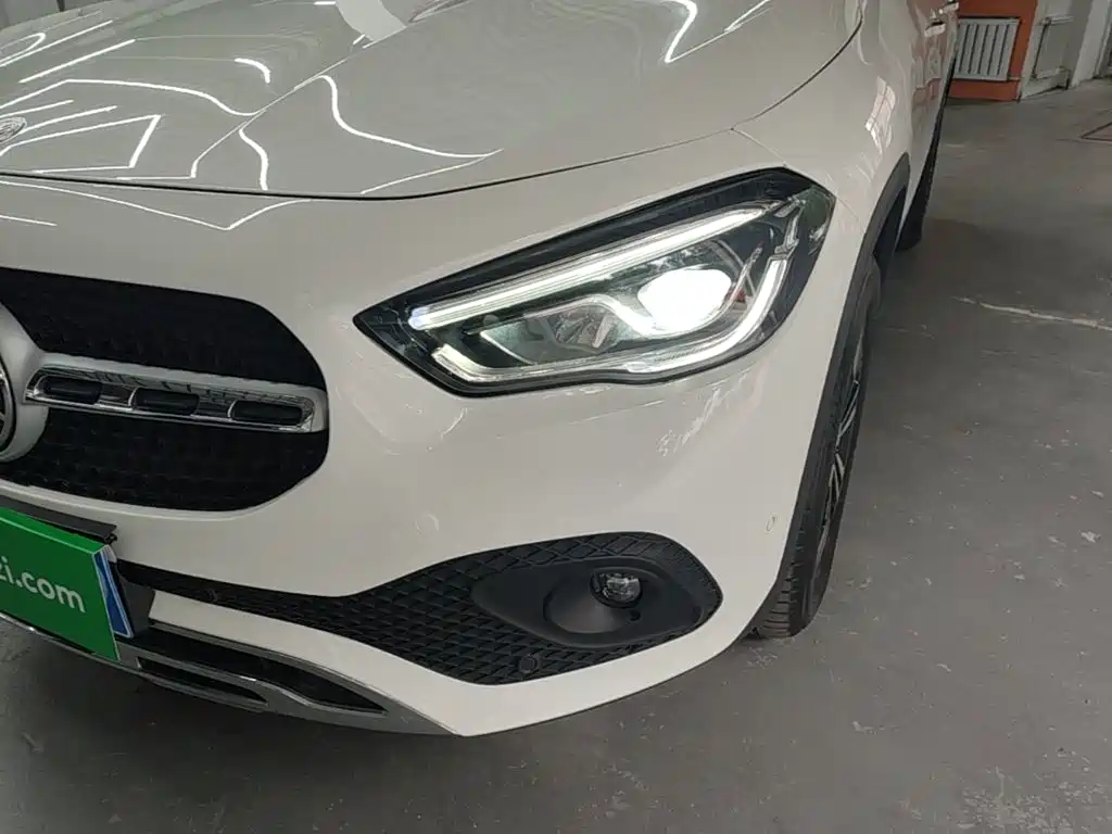 Фото 24 - Mercedes-Benz GLA