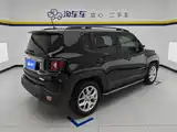 Photo 3 - Jeep Renegade