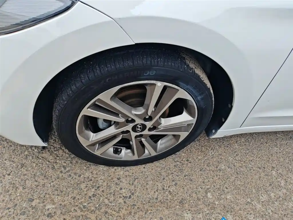 Hyundai Elantra 2016 Model 1.6L Automatic Smart Elite фото 23