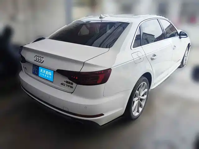 Audi A4L 2018 30th Anniversary 40 TFSI Fashion — фото 2
