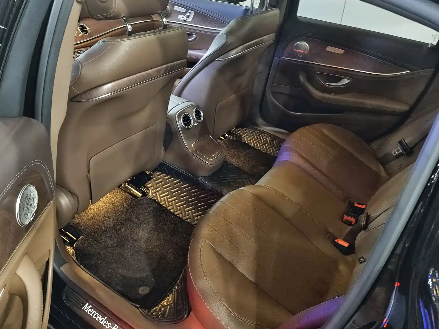 Mercedes-Benz E-Class 2021 E 300 L Fashion фото 9