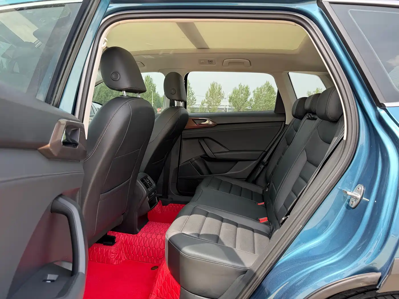 Volkswagen Tharu 2022 280TSI FWD Luxury Edition фото 8
