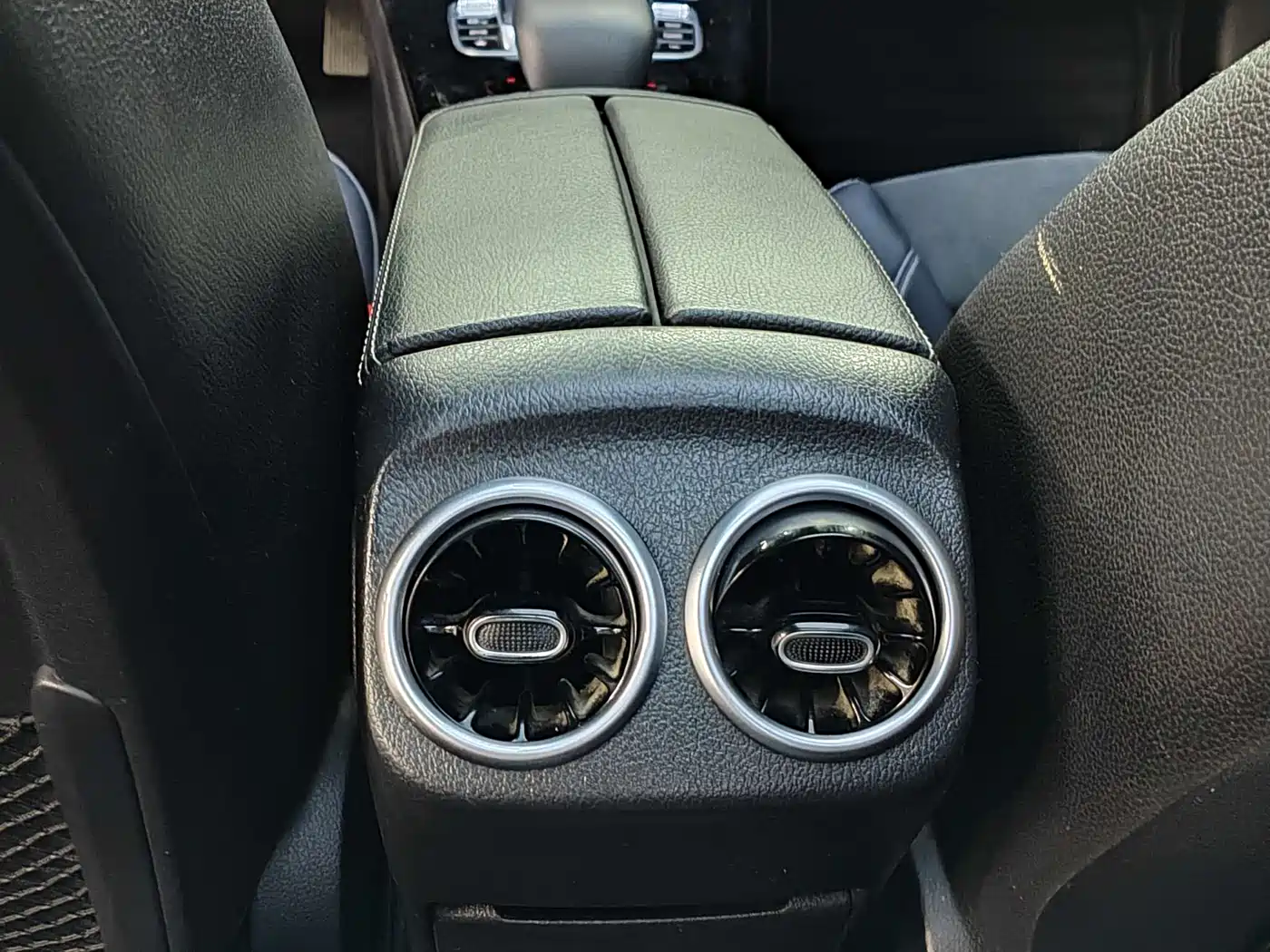 Mercedes-Benz A-Class 2019 A 200 L Sport Sedan фото 12